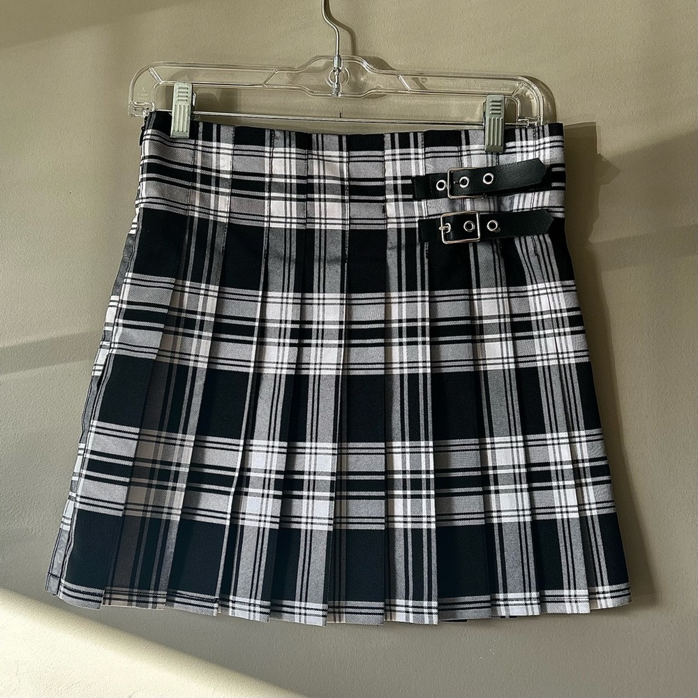 No Boundaries Plaid Skirts (2)